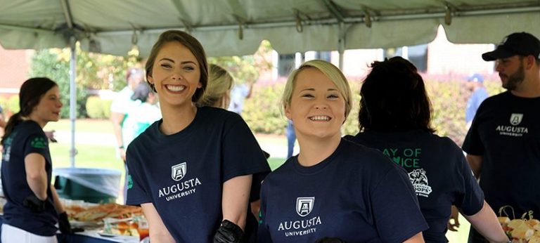 Volunteers with food