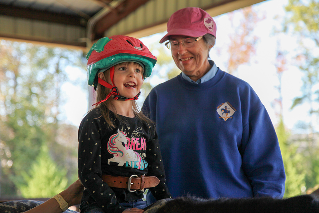 Augusta University students see benefits of using hippotherapy