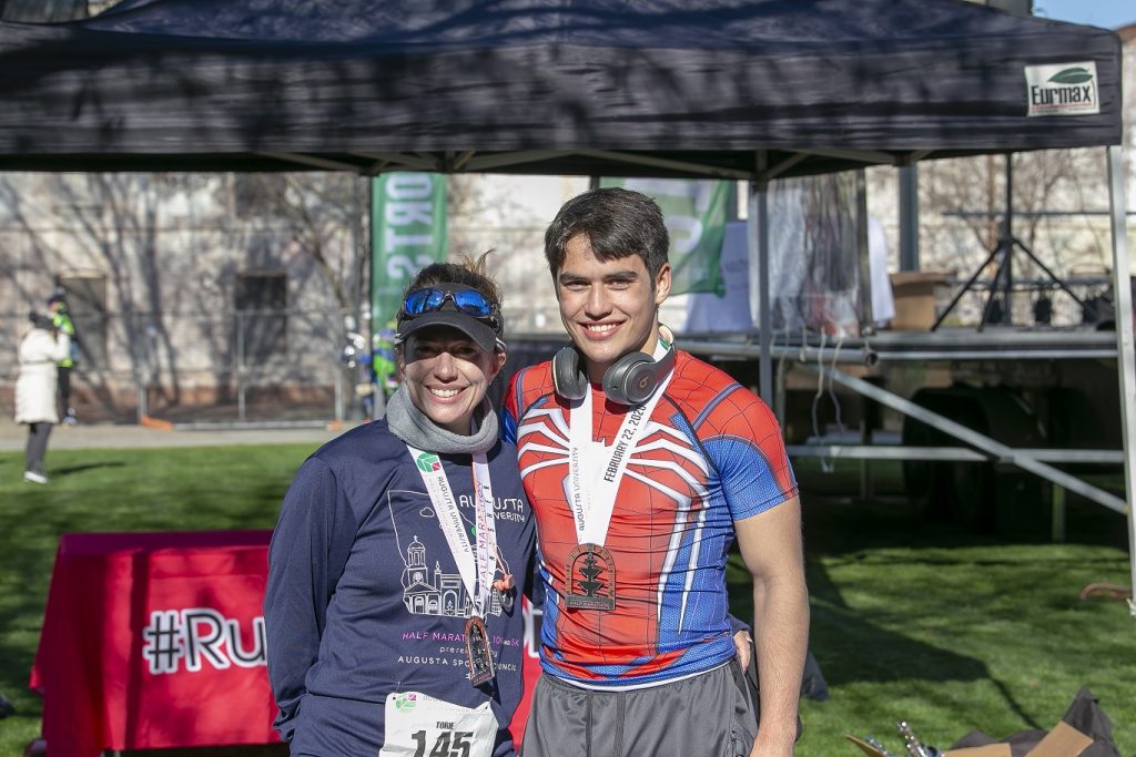 marathon runners pose