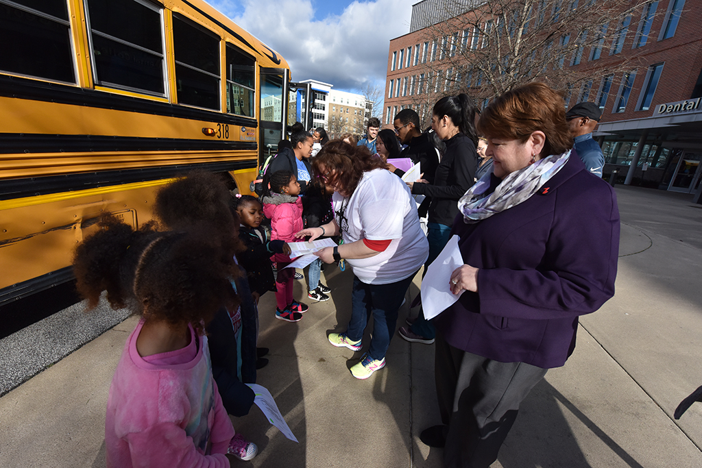 Faculty greets students