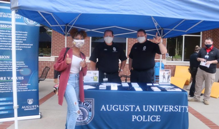 2 police officers at booth