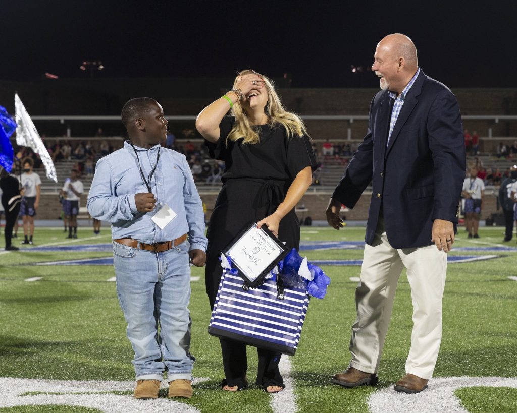 Woman gets award