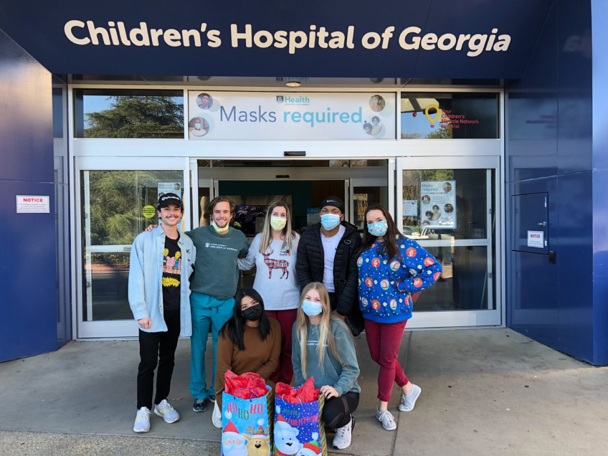 Augusta University nursing students deliver gifts to Children’s ...