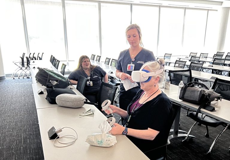 Nursing students use Oculus headset to train