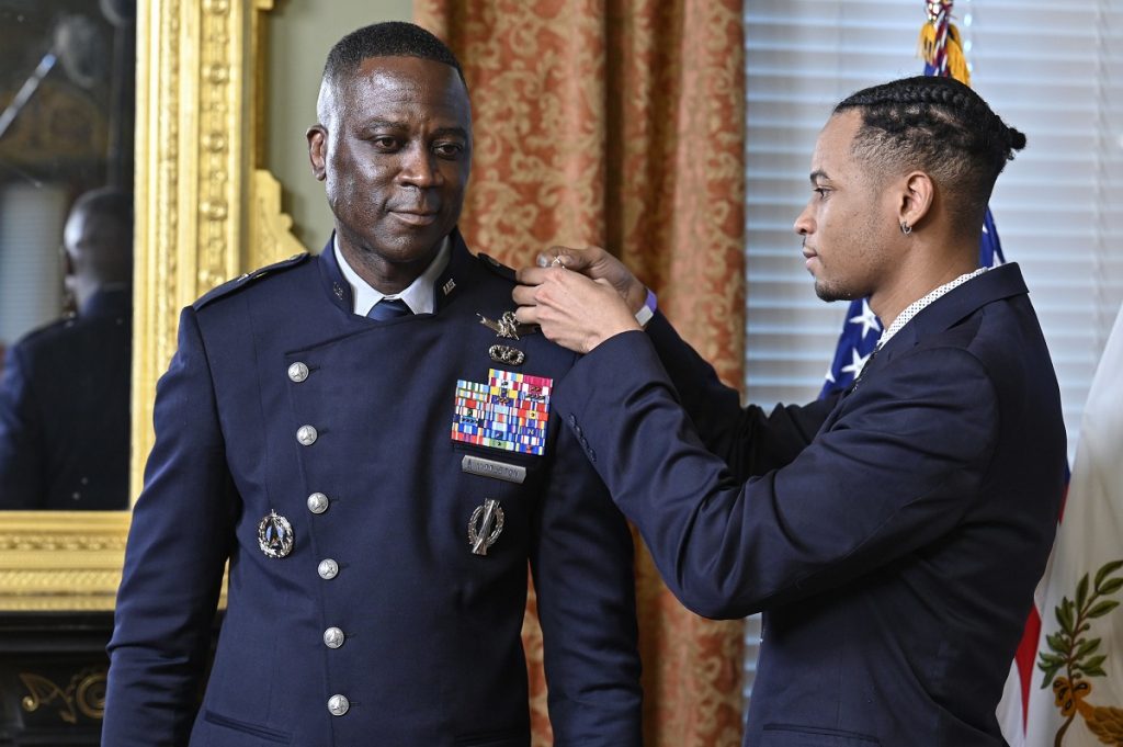 Air Force man given his brigadier general marking by another 