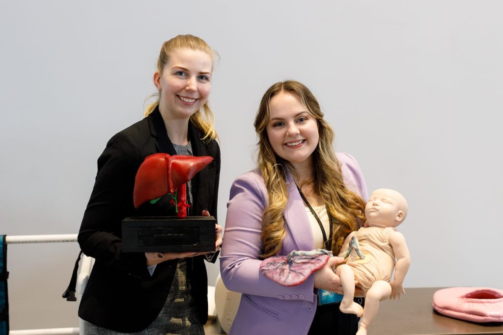 Two winners of the INNOVATE competition