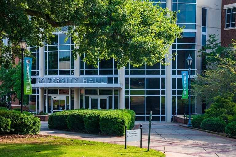 Photo of University Hall on Augusta University's Summerville Campus.