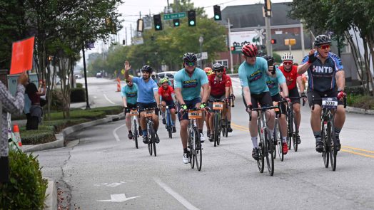 In this photo, you see people riding bicycles during PaceDay 2026