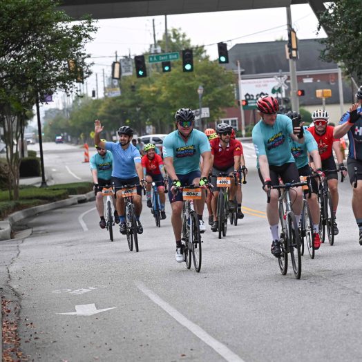 In this photo, you see people riding bicycles during PaceDay 2026